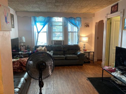 1032 20th St, Milwaukee WI 53204-2052 exterior