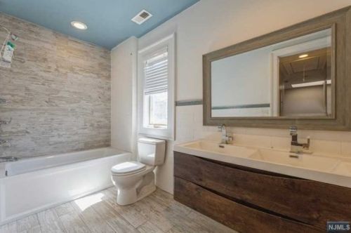 1097 Korfitsen Rd, N Milford NJ  07646-2410 exterior