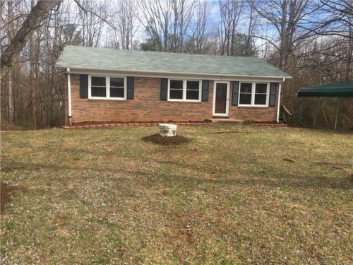 196 Washington Ave, Mount Airy, NC 27030-8701