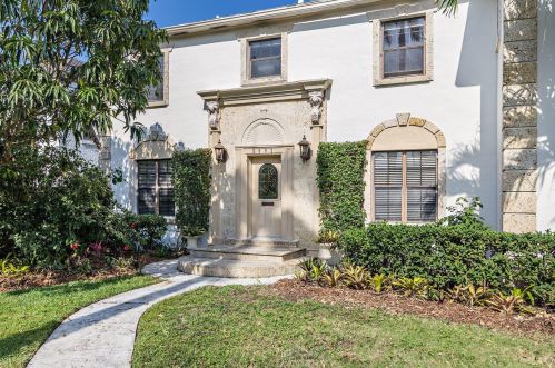 3502 Washington Rd, West Palm Beach, FL 33405-1940
