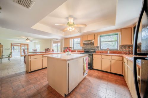 576 Marshall Rd, West Palm Beach FL  33413-3343 exterior