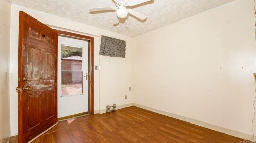 2036 Chatterton Ave, Bronx, NY 10472-6106