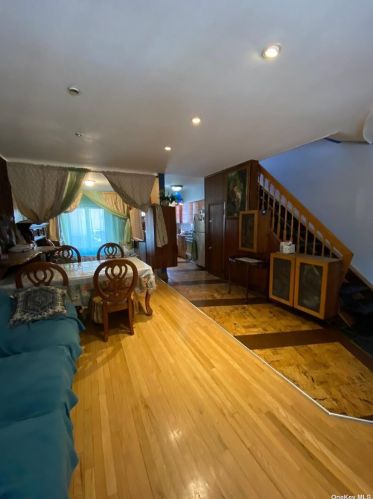 139-43 85th Dr, Jamaica, NY 11435-1009