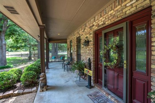 8095 Wood Ln, Terrell, TX 75160-7757