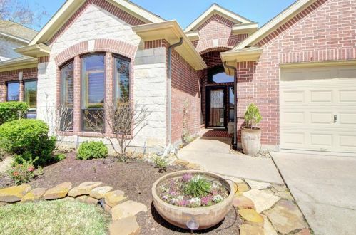 19014 Canyon Frost Dr, Tomball, TX 77377-7874