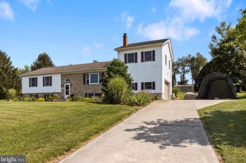 10384 Gravel Hill Rd, Bangor, PA 18013-3912