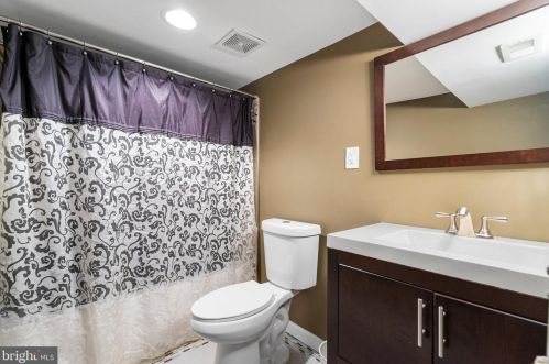 507 Lamont St, Washington DC  20010-2516 exterior