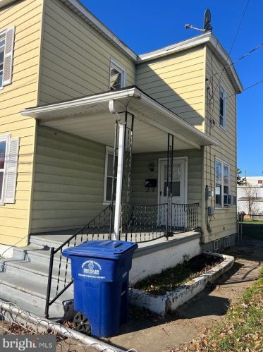 1021 3rd St, Florence, NJ 08518-1001