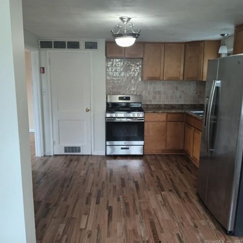 30 Glenwood Ave, Bloomfield, CT 06002-3313