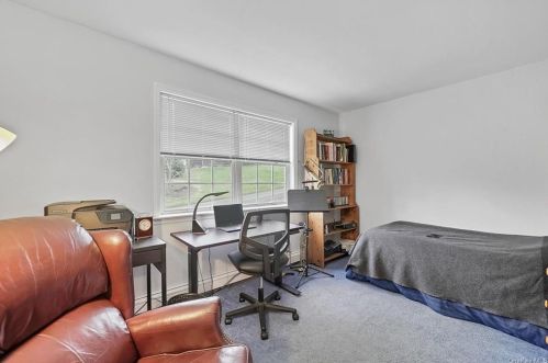 3 Geering Way, Fishkill NY  12524-1136 exterior