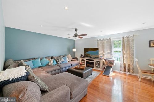 20 Birmingham Dr, Columbus NJ  08022-2342 exterior