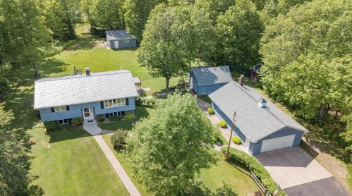 4805 Vaux Rd, Duluth, MN 55811-9630
