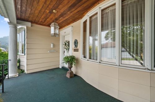 305 6th St, West Newton, PA 15089-1331
