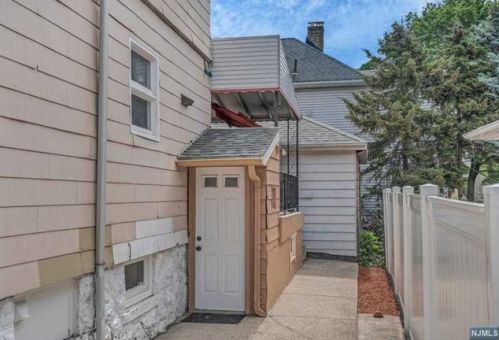 131 Bergen Ave, Ridgefield Park NJ  07660-1521 exterior