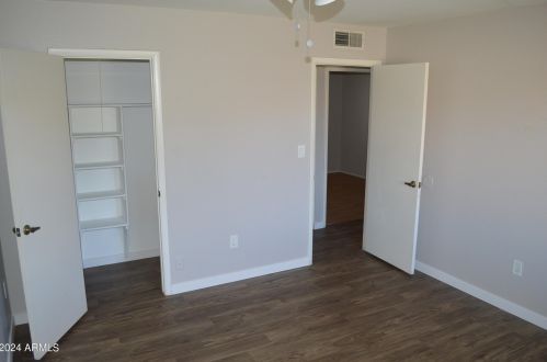 12428 48th Dr, Glendale AZ  85304-2208 exterior