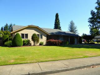 1708 Village Dr, Lynden, WA 98264-1283