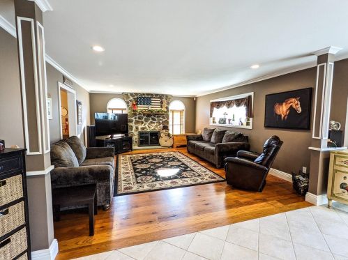 16 Lodge Ln, Miller Place NY  11764-1912 exterior