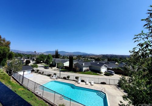 20084 Crestview Dr, Santa Clarita CA  91351-5759 exterior