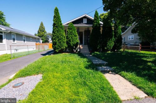 1028 Randall Ave, Boothwyn, PA 19061-3538