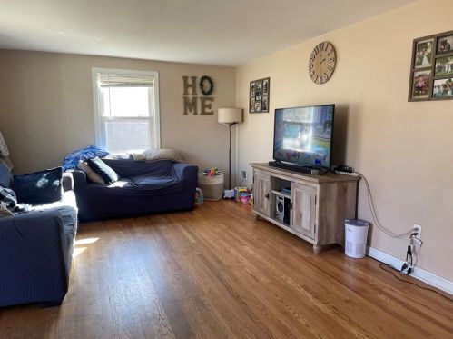 2422 Savannah Rd, New Castle PA  16101-5537 exterior