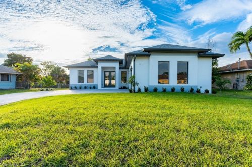 2225 50th St, Naples, FL 34116-6345