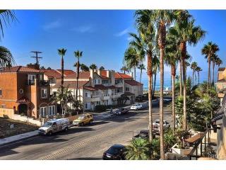 121 21st St, Huntington Beach CA  92648-3917 exterior