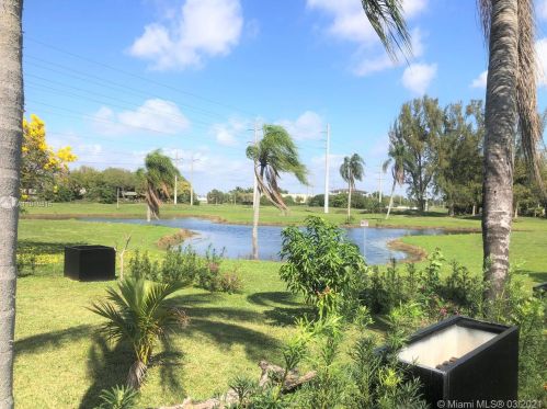 7443 Twin Sabal Dr, Hialeah FL  33014-2561 exterior