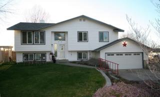 818 Belfair St, Kennewick, WA 99336-9573