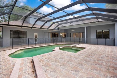1516 Camphor Cove Dr, Lutz, FL 33549-5800