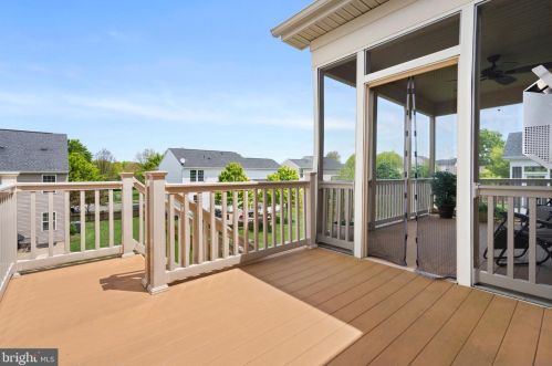 32 Black Forest Ln, Lovettsville VA  20180-8506 exterior