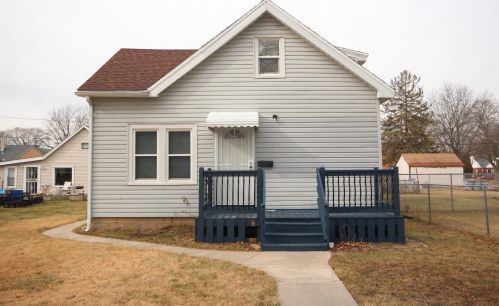 4883 24th Pl, Milwaukee, WI 53209-5630