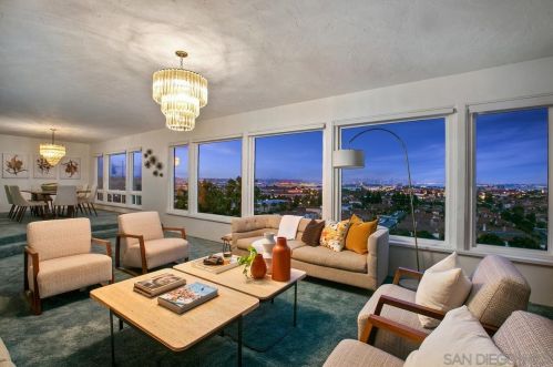 2125 Locust St, San Diego CA  92106-1622 exterior