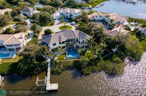225 Osprey Ct, Vero Beach FL 32963-2652 exterior