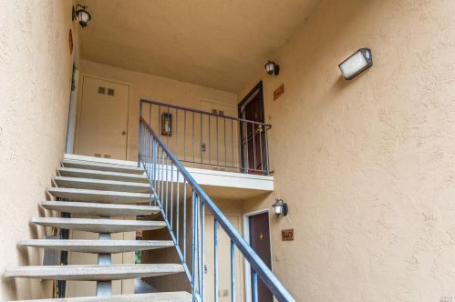 542 Arcadia Dr, Vacaville CA  95687-3354 exterior