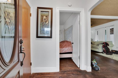 2283 80th Ave, Oakland CA  94605-3266 exterior