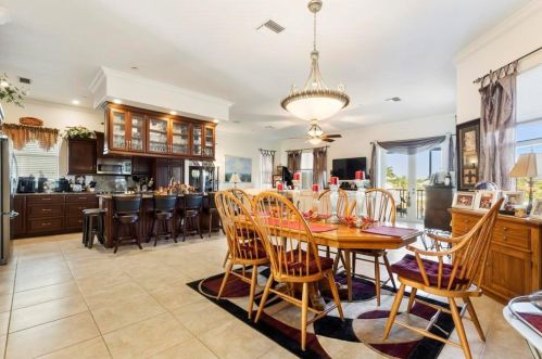 705 Shakett Creek Dr, Nokomis FL  34275-2252 exterior