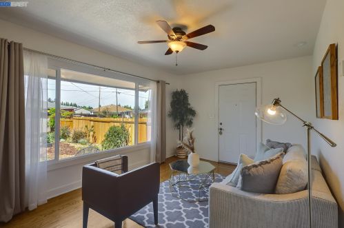 18448 Standish Ave, Hayward CA  94541-1323 exterior