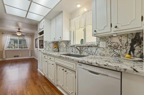 613 Mayflower St, Modesto CA  95356-1411 exterior
