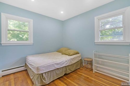 215 Hiawatha Blvd, Oakland NJ  07436-3619 exterior