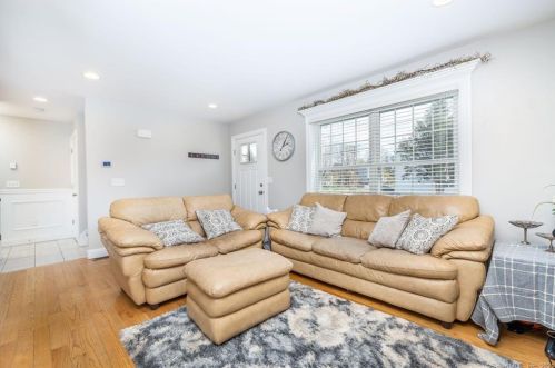 105 Brook St, Bristol, CT 06010-5410