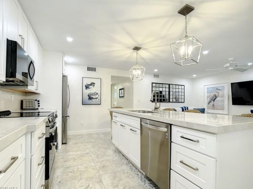 507 Broad Ave, Naples, FL 34102-7160