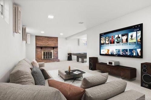 8180 Tpke Dr, Westminster CO 80031-4329 exterior