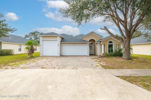 4007 Foothill Dr, Titusville, FL 32796-1190