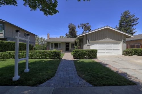 905 Wentz Dr, Gilroy, CA 95020-5923