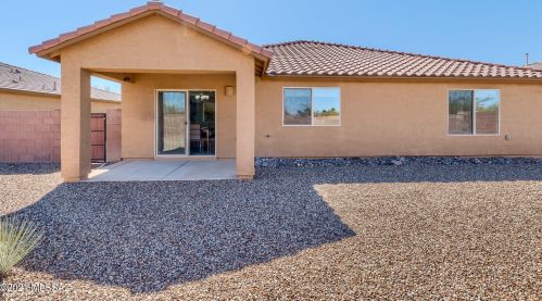 828 Placita Pozanco, Green Valley AZ  85614-3807 exterior