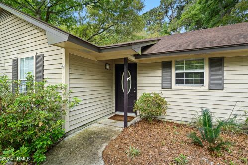 21 Robin Way, Beaufort, SC 29907-2112