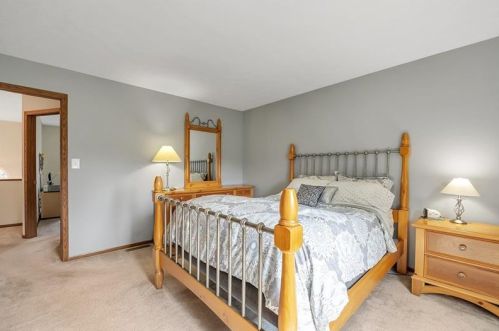 420 Carters Grove Dr, Gibsonia PA  15044-9533 exterior