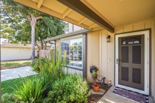 1211 Wilma Dr, Hollister, CA 95023-3451