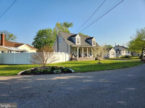 2 Anderson Ave, Yardley, PA 19067-2460