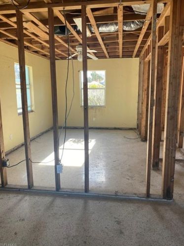 180 Washington Ave, Fort Myers Beach, FL 33931-3732